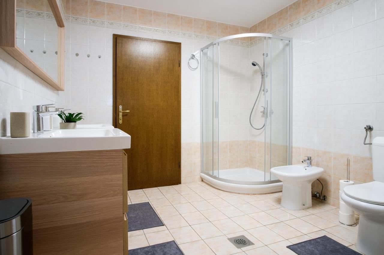 M16 Spacious And Bright Apartment ลูบลิยานา ภายนอก รูปภาพ